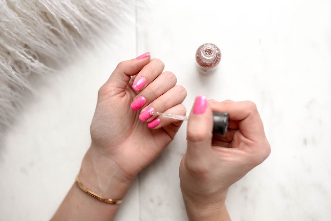 Acrylic vs Gel vs Dip Powder: The Honest Comparison Nobody Gives You